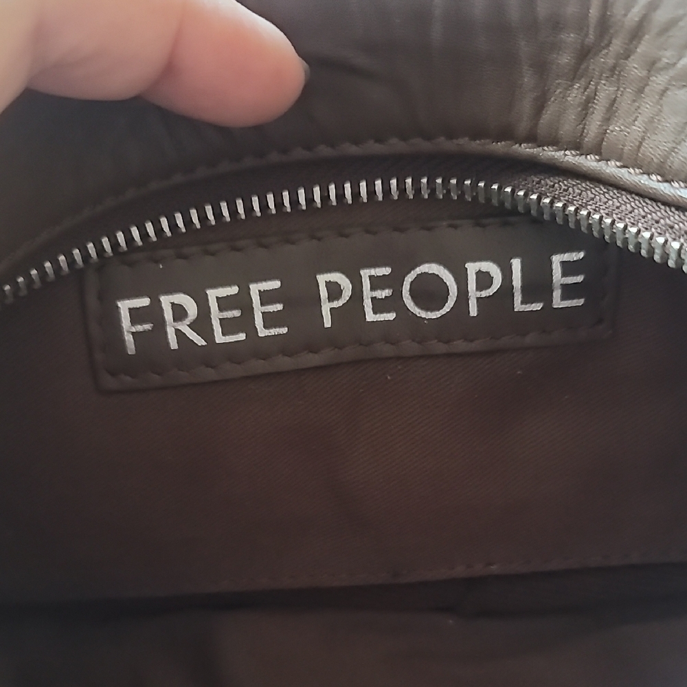 Free Peopel Small Bowling Bag - Picture 3 of 11